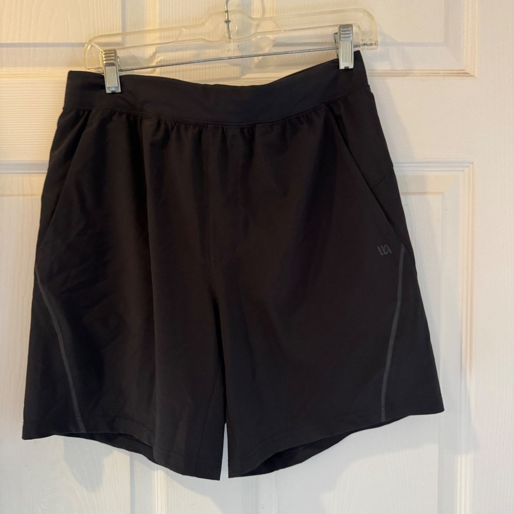 VRST Athletic Shorts Mens Medium Black Reflective Zip Pocket Training Gym